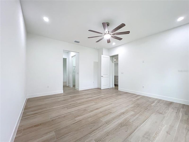 Spacious, unfurnished interior of a new home in , Brooksville (Image 30).