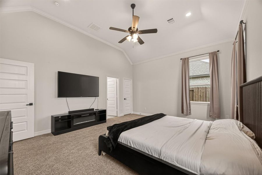 Furnished interior view inside a new home in , Anahuac (Image 17).