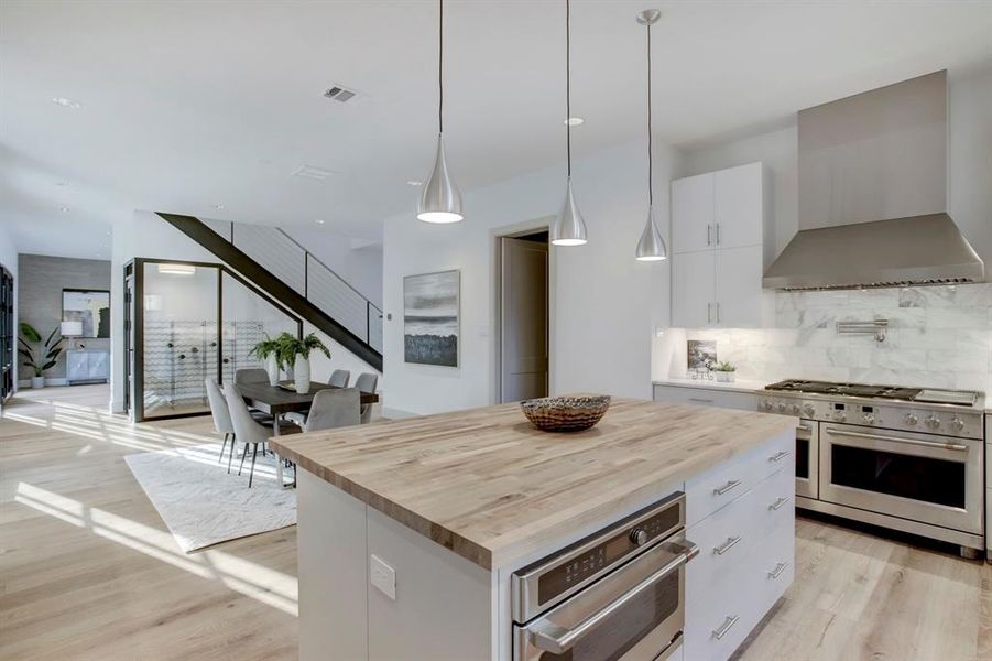 Image 9 of a home in . Image 9 of a home in .