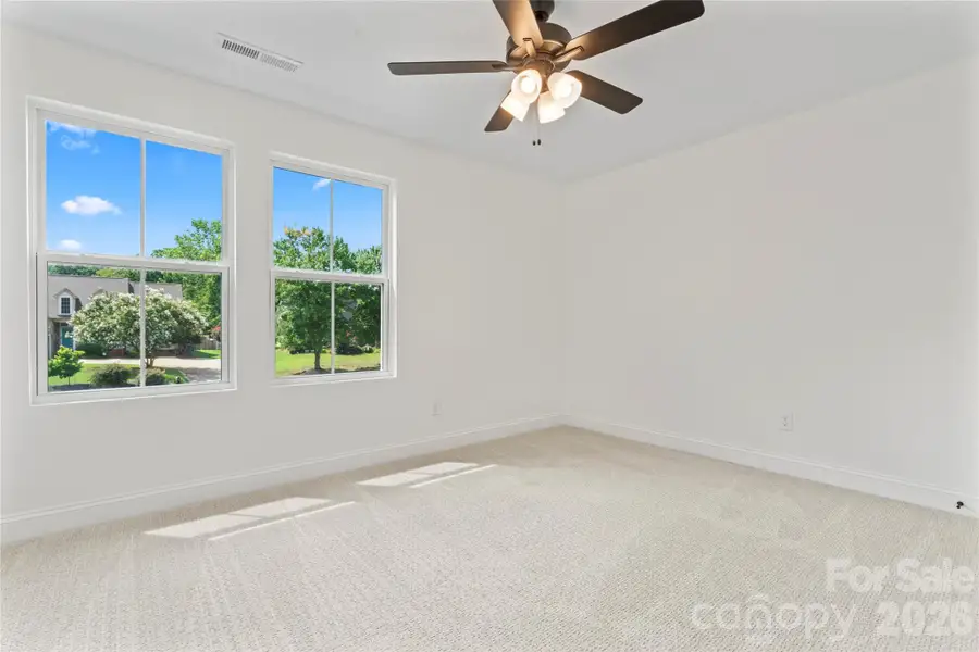 Spacious, unfurnished interior of a new home in , Harrisburg (Image 18).