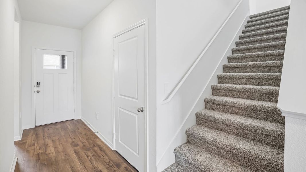 Spacious, unfurnished interior of a new home in Prairie Lakes, Buda (Image 13).