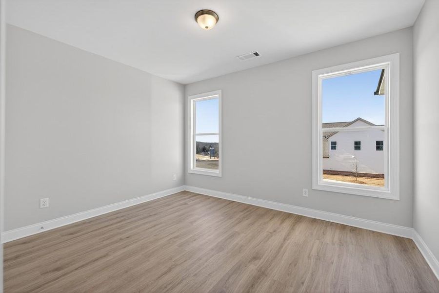 Spacious, unfurnished interior of a new home in Hemingway, Flowery Branch (Image 19).