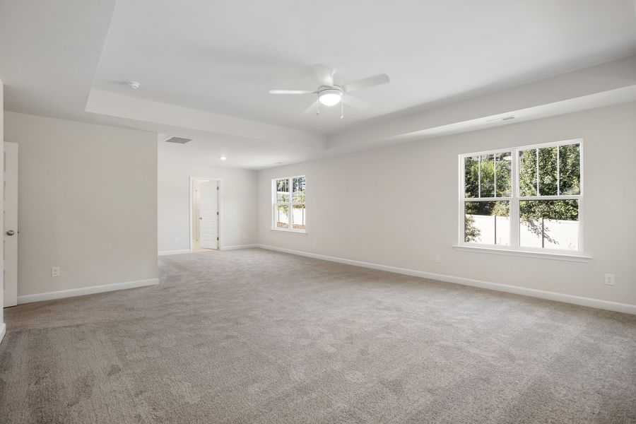Spacious, unfurnished interior of a new home in Georgias Landing, Raleigh (Image 31).