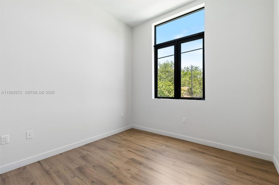 Spacious, unfurnished interior of a new home in , Miami (Image 22).