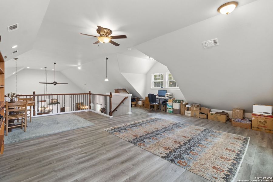 Furnished interior view inside a new home in , Bandera (Image 53).