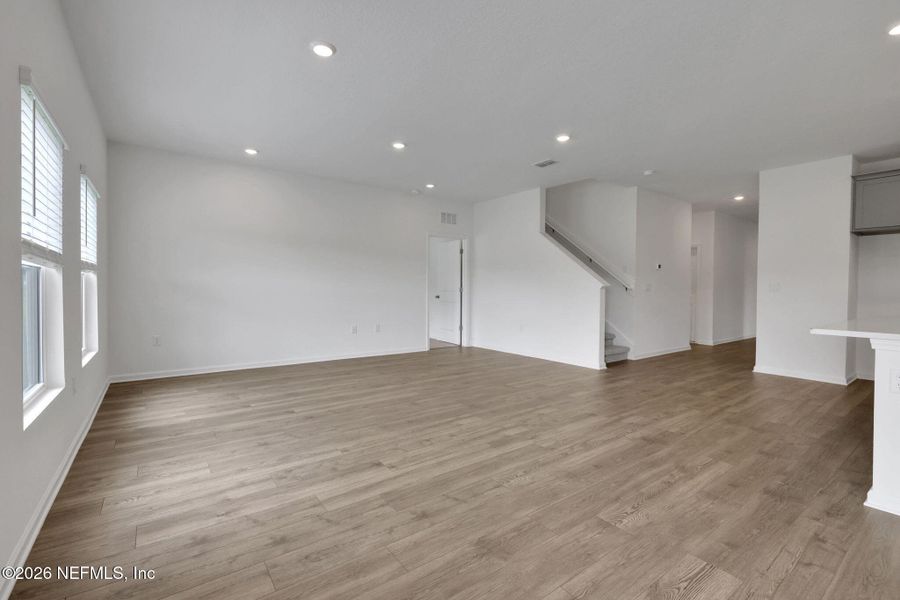 Spacious, unfurnished interior of a new home in Amberly, Green Cove Springs (Image 41).