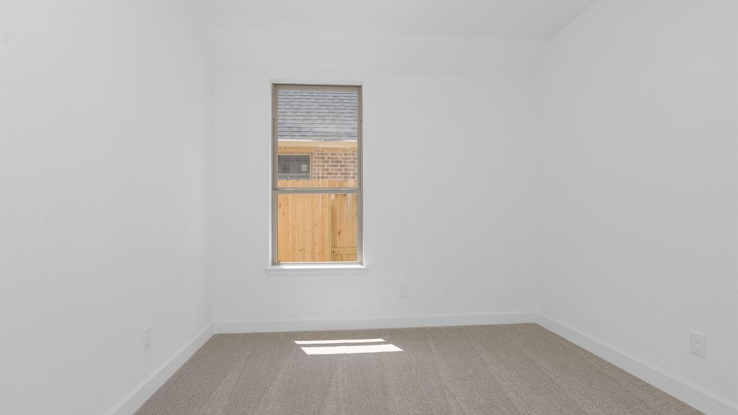 Spacious, unfurnished interior of a new home in Cross Creek West, Fulshear (Image 8).