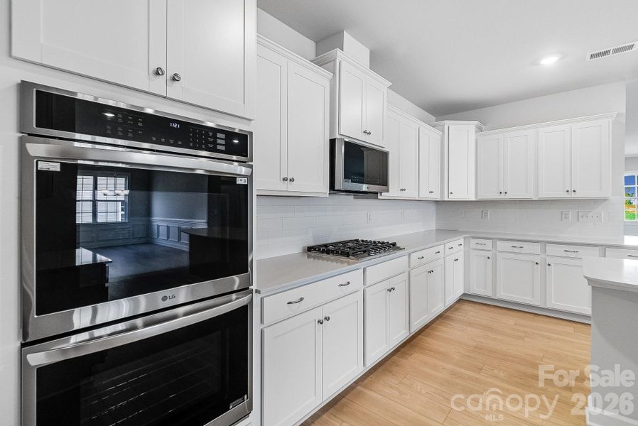 Furnished interior view inside a new home in Roselyn, Lancaster (Image 6).