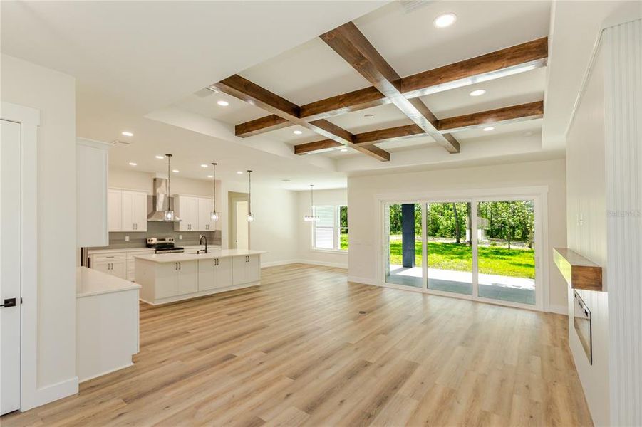 Spacious, unfurnished interior of a new home in , Weeki Wachee (Image 27).