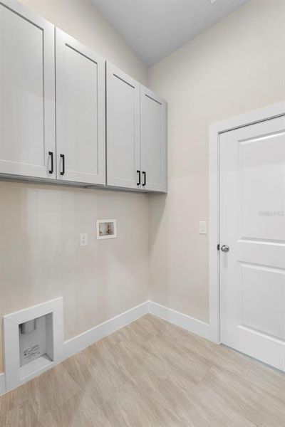 Spacious, unfurnished interior of a new home in , Deland (Image 25).