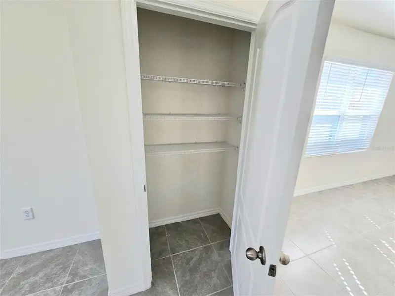 Spacious, unfurnished interior of a new home in Charles Cove Express, Davenport (Image 12).