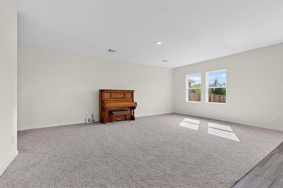 Image 33 of a home in Meadow Park. Image 33 of a home in Meadow Park.