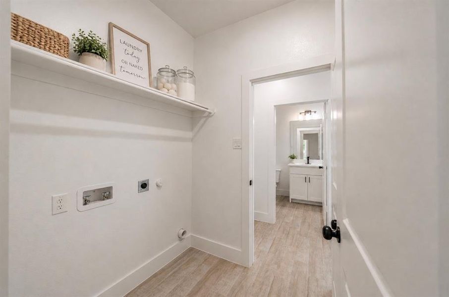 Spacious, unfurnished interior of a new home in , Dallas (Image 22).