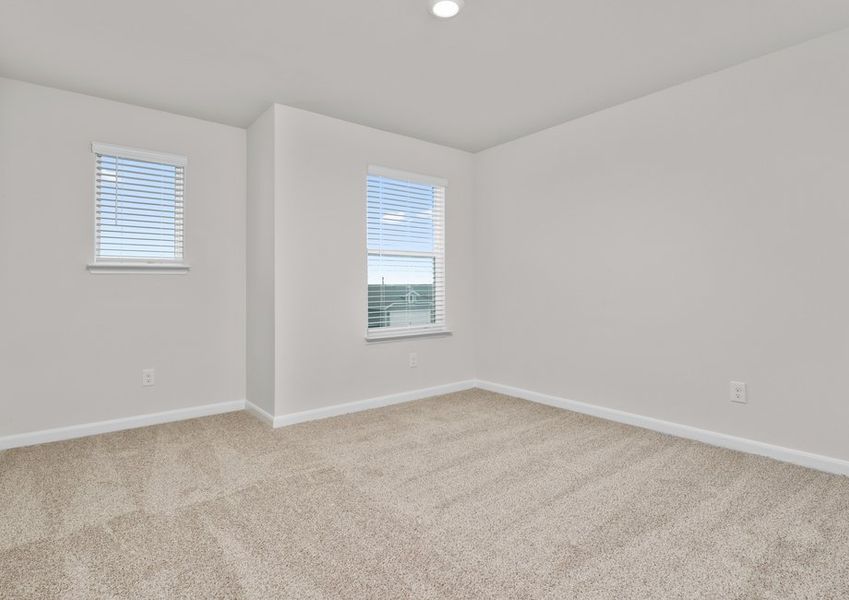 The secondary bedrooms are a great space for guest rooms and children's bedrooms. The secondary bedrooms are a great space for guest rooms and children's bedrooms.