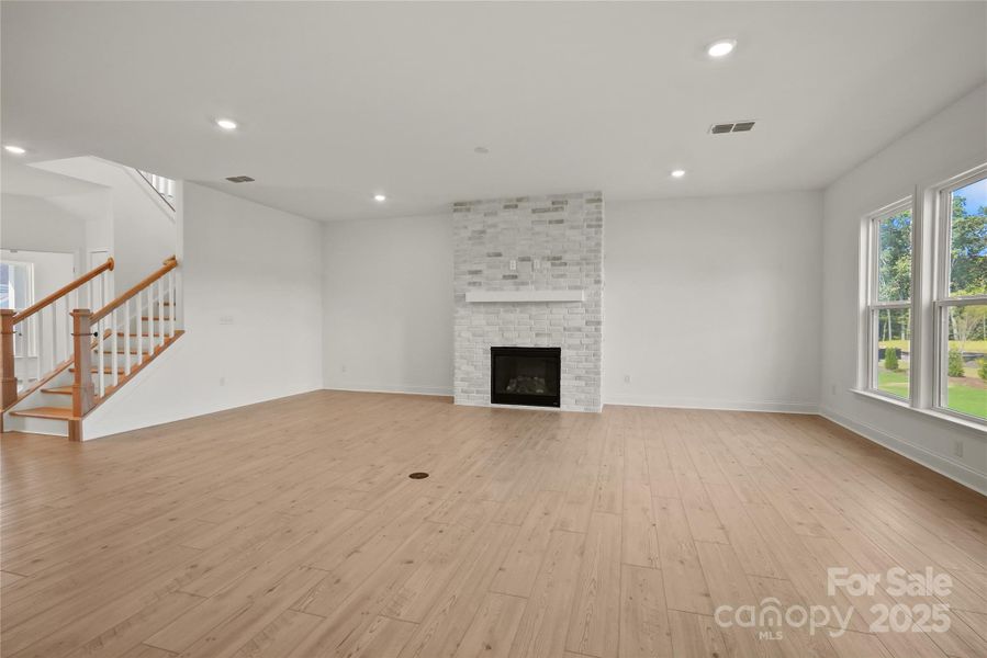 Spacious, unfurnished interior of a new home in Forest Creek, Waxhaw (Image 9). Spacious, unfurnished interior of a new home in Forest Creek, Waxhaw (Image 9).