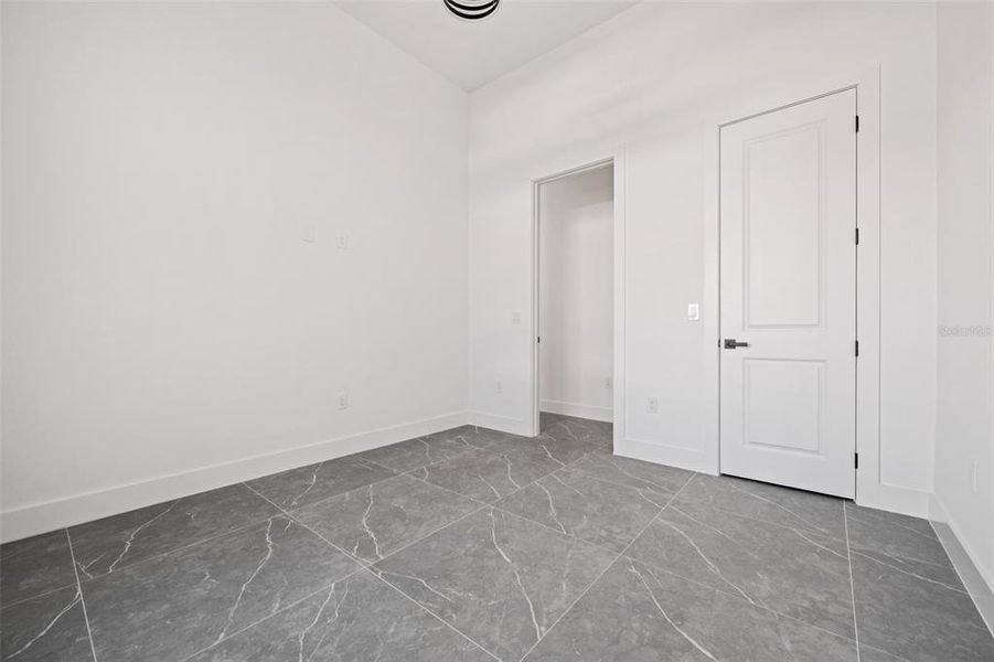 Spacious, unfurnished interior of a new home in , Cape Coral (Image 28).