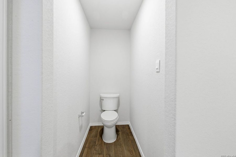 Spacious, unfurnished interior of a new home in Arroyo Ranch, Seguin (Image 29).