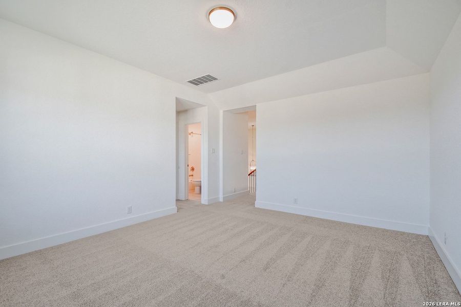 Spacious, unfurnished interior of a new home in Alsatian Oaks, Castroville (Image 28).