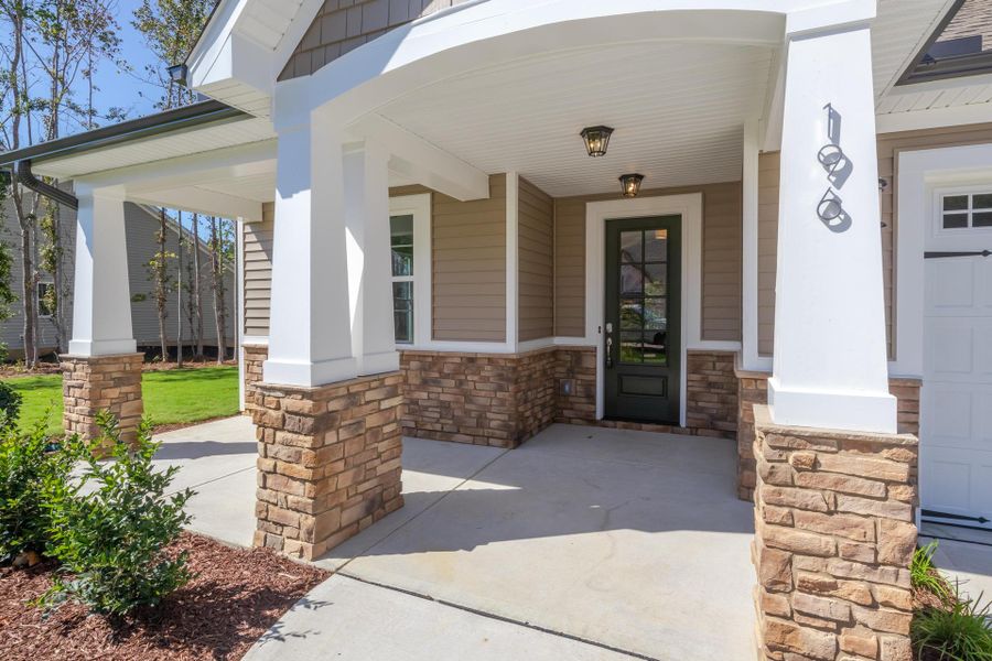 Representative exterior details of a home built from the The Whitley by RobuckHomes in Baylee Ridge, Selma (Image 75).