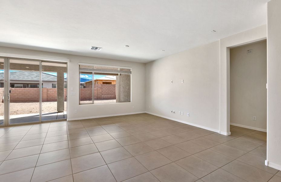Spacious, unfurnished interior of a new home in Del Webb at Rocking K, Tucson (Image 15).