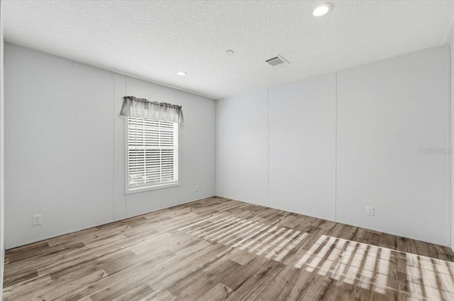 Spacious, unfurnished interior of a new home in , Port Richey (Image 10).