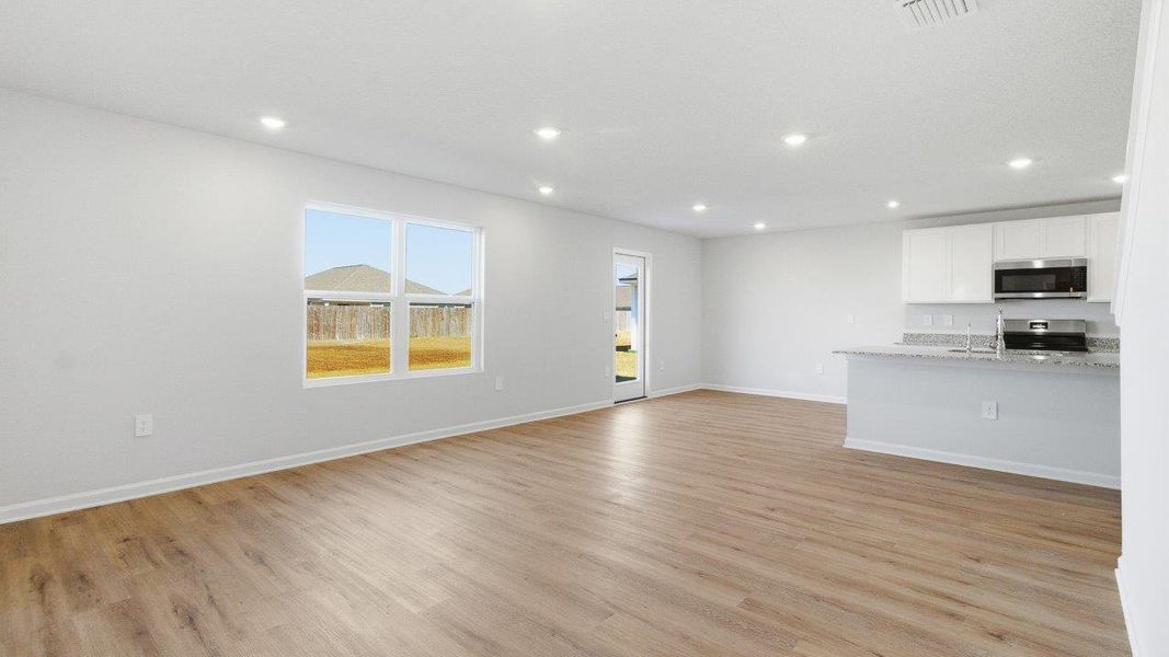 Spacious, unfurnished interior of a new home in Wesley Park, Crawfordville (Image 18).