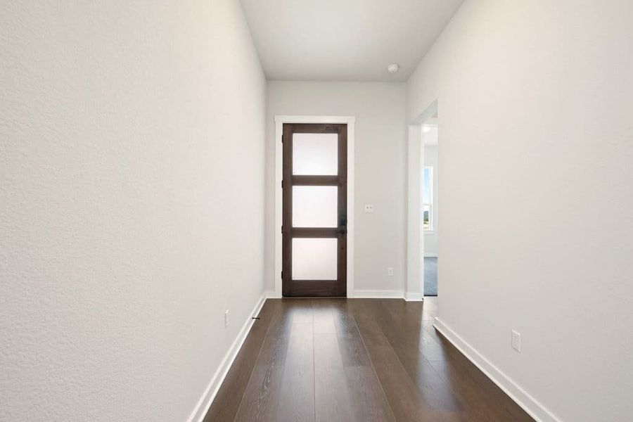 Spacious, unfurnished interior of a new home in Lariat, Liberty Hill (Image 19).