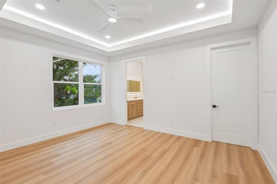Spacious, unfurnished interior of a new home in , Tarpon Springs (Image 42). Spacious, unfurnished interior of a new home in , Tarpon Springs (Image 42).
