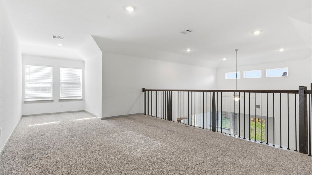Spacious, unfurnished interior of a new home in Alexander 55' Homesites, Pearland (Image 19).