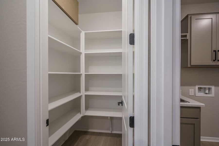 12) PANTRY 12) PANTRY