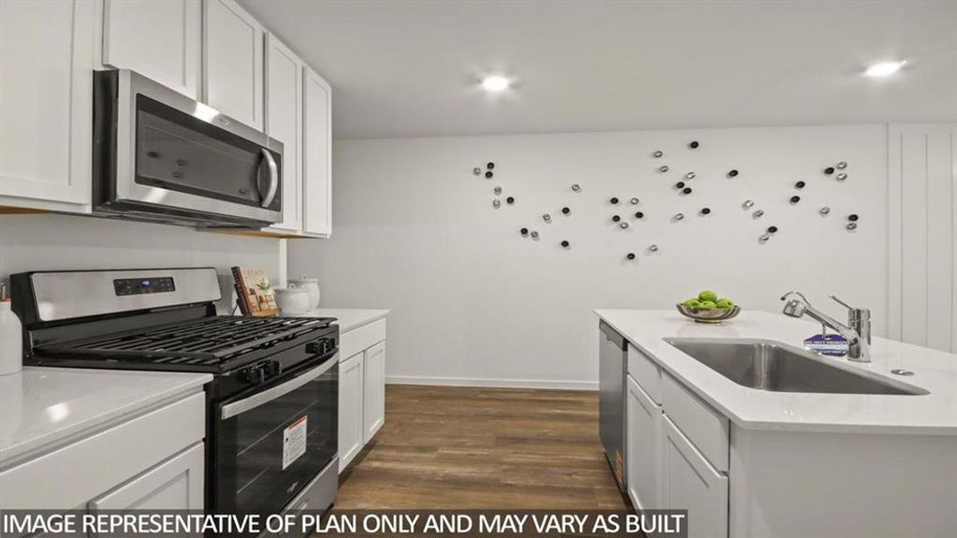 Furnished interior view inside a new home in Silverthorne, Conroe (Image 18).