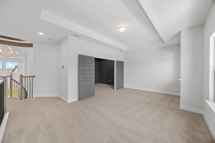 Representative image. Features, selections and colors may vary.