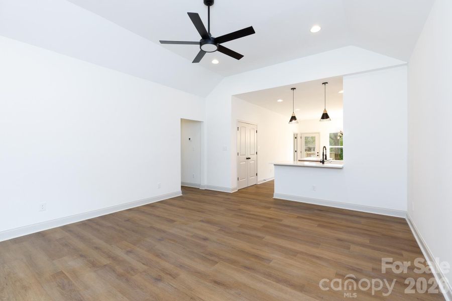 Spacious, unfurnished interior of a new home in , Clover (Image 32).