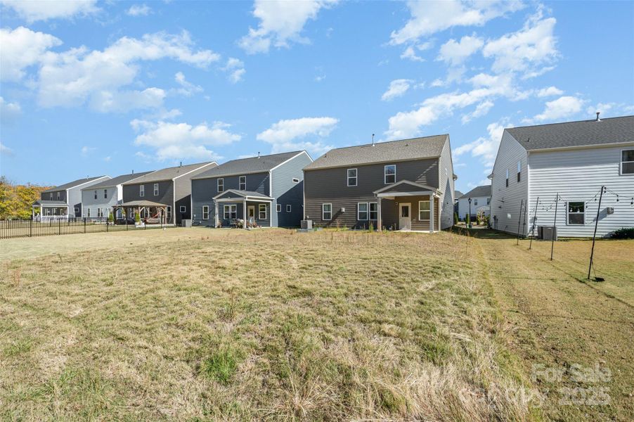 Image 42 of a home in Parkside Crossing.
