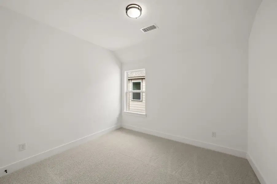 Spacious, unfurnished interior of a new home in Wildflower Ranch, Fort Worth (Image 56). Spacious, unfurnished interior of a new home in Wildflower Ranch, Fort Worth (Image 56).
