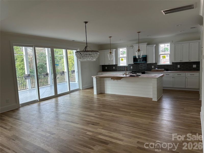 Spacious, unfurnished interior of a new home in , Statesville (Image 7).