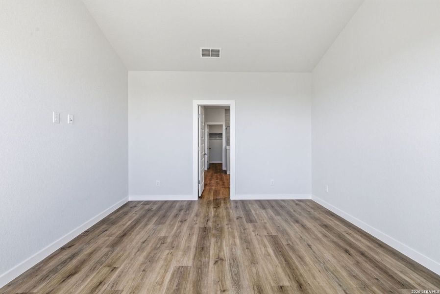Spacious, unfurnished interior of a new home in Talley Fields, San Antonio (Image 30).