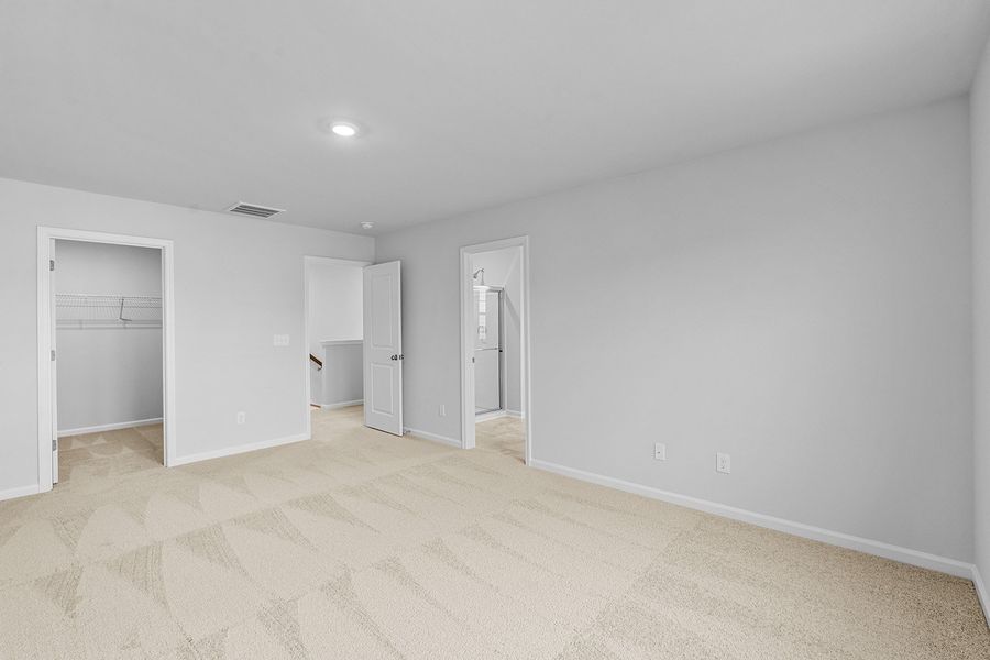 Spacious, unfurnished interior of a new home in Hanes Lake, Winston-Salem (Image 24).