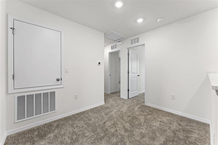 Spacious, unfurnished interior of a new home in Eden Crest, Apopka (Image 10).