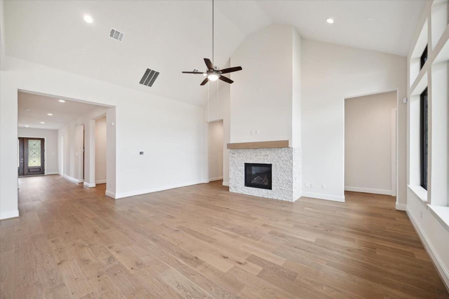 Another view of the Living Area without virtual staging. Another view of the Living Area without virtual staging.