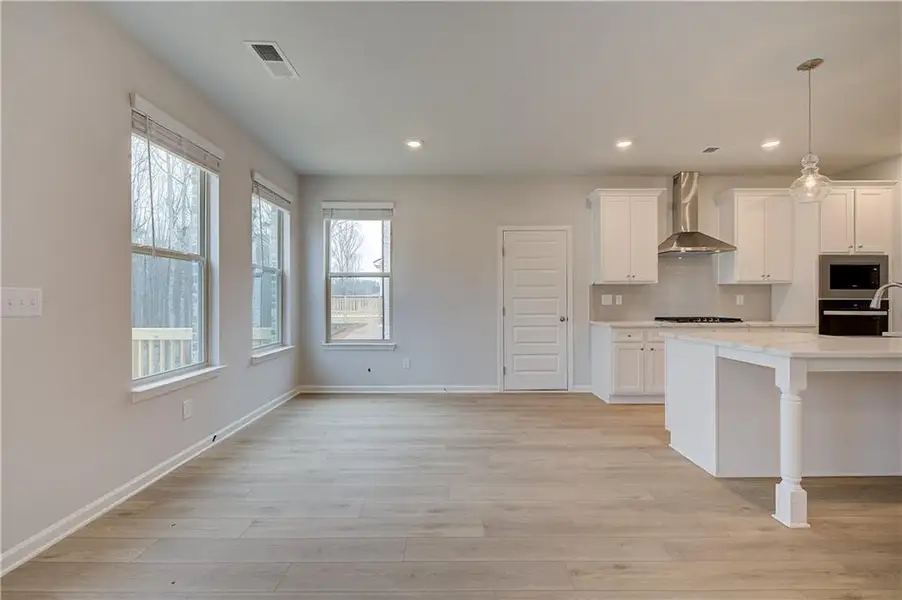 Spacious, unfurnished interior of a new home in Trinity Park, McDonough (Image 19).