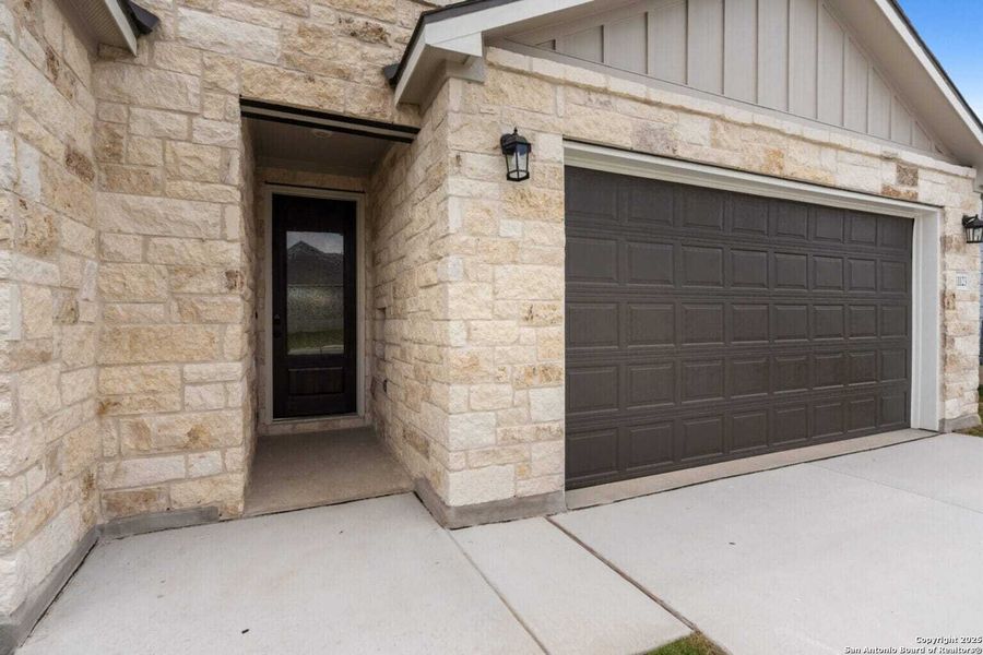 Exterior details and patio area of a home in Skybrooke, San Antonio (Image 2).