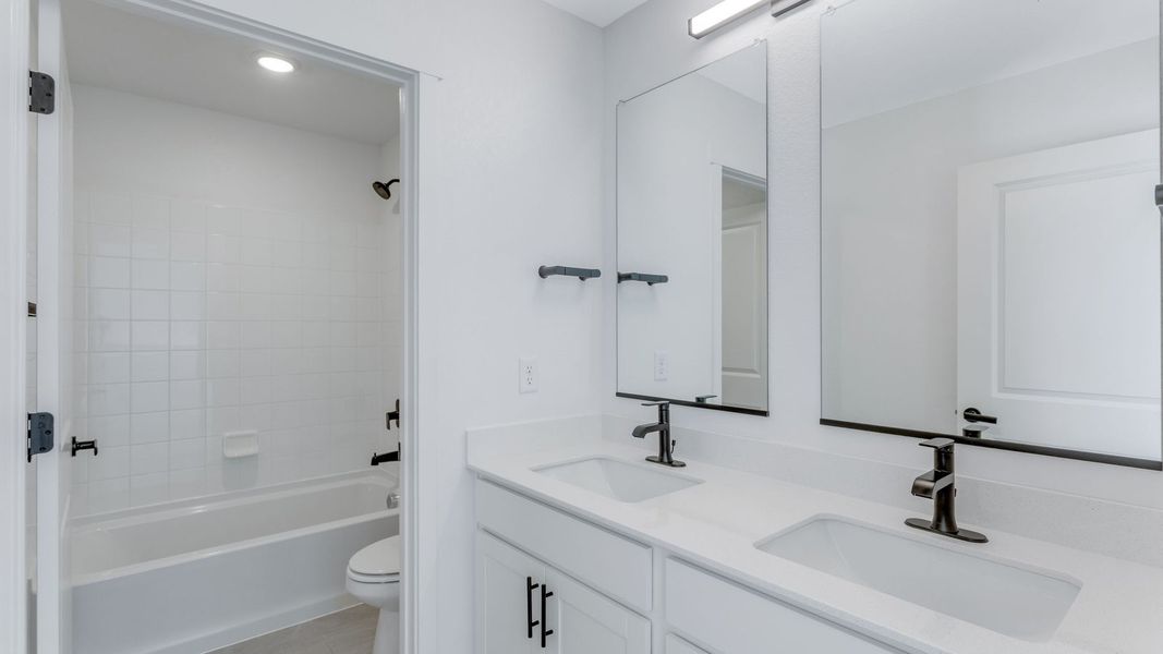 Representative furnished interior of a home built from the Calhan by D.R. Horton in Vantage, Berthoud (Image 10).