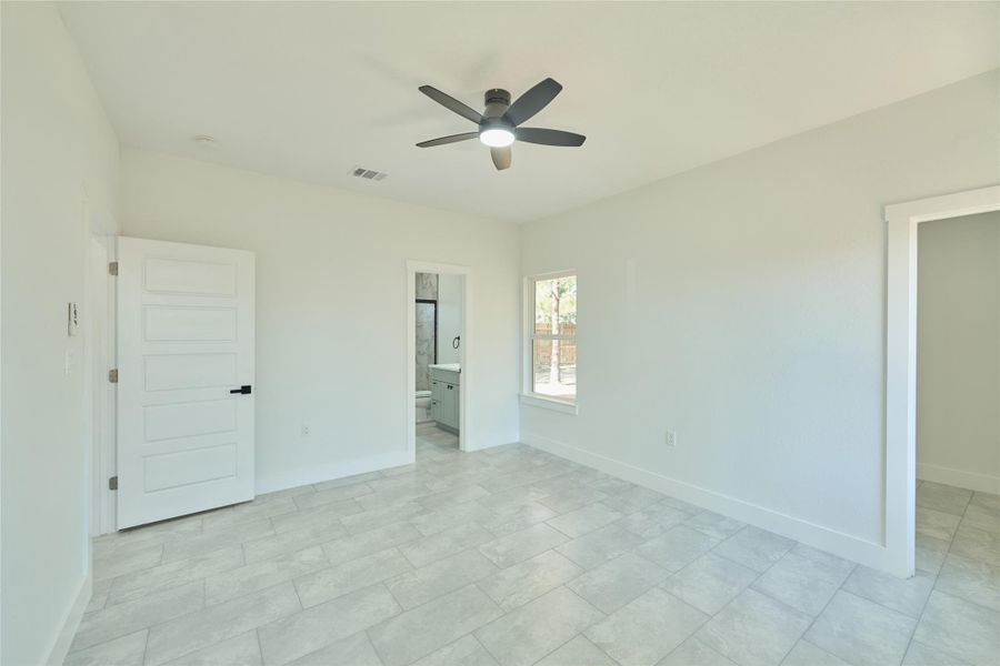Spacious, unfurnished interior of a new home in , Cleveland (Image 23).