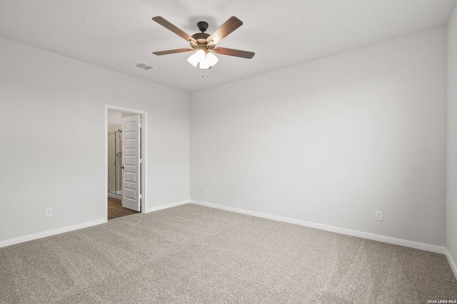 Spacious, unfurnished interior of a new home in Swenson Heights, Seguin (Image 15).