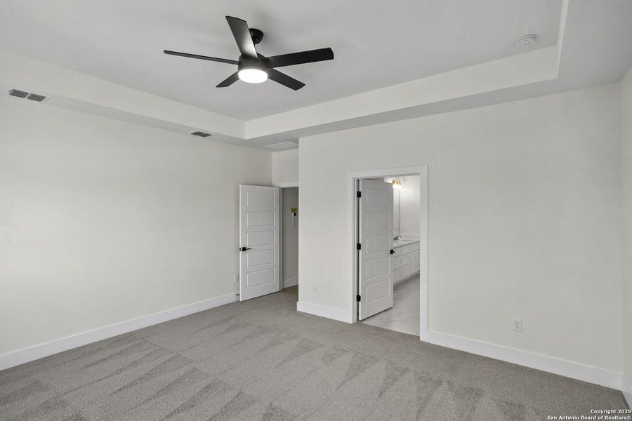 Spacious, unfurnished interior of a new home in , Kerrville (Image 23).