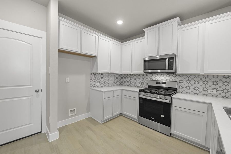 Furnished interior view inside a new home in Sierra Vista Townhomes, Rosharon (Image 5).