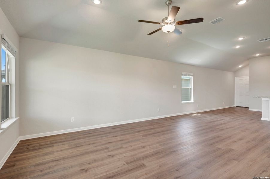 Spacious, unfurnished interior of a new home in Park Place, New Braunfels (Image 23). Spacious, unfurnished interior of a new home in Park Place, New Braunfels (Image 23).