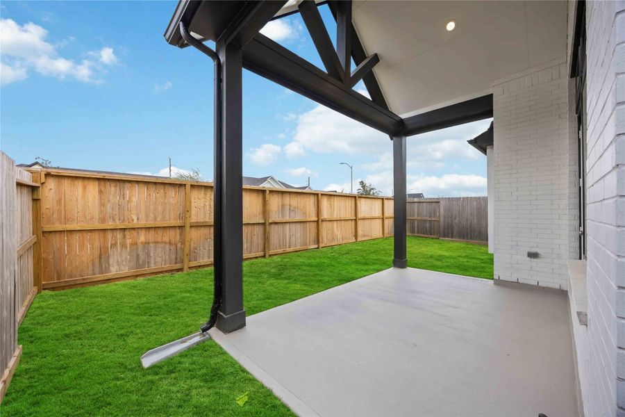 Exterior details and patio area of a home in Jordan Ranch, Katy (Image 22). Exterior details and patio area of a home in Jordan Ranch, Katy (Image 22).