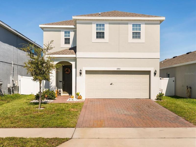 Exterior details and patio area of a home in Trinity Lakes, Groveland (Image 2). Exterior details and patio area of a home in Trinity Lakes, Groveland (Image 2).